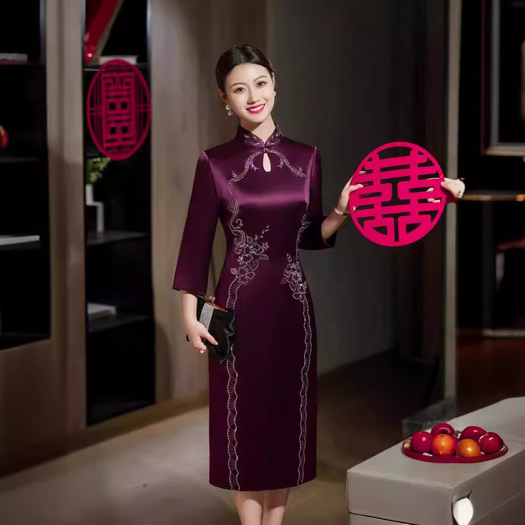 醋酸高档婚礼妈妈装旗袍2026年新款手工刺绣喜婆婆中式复古晚礼服
