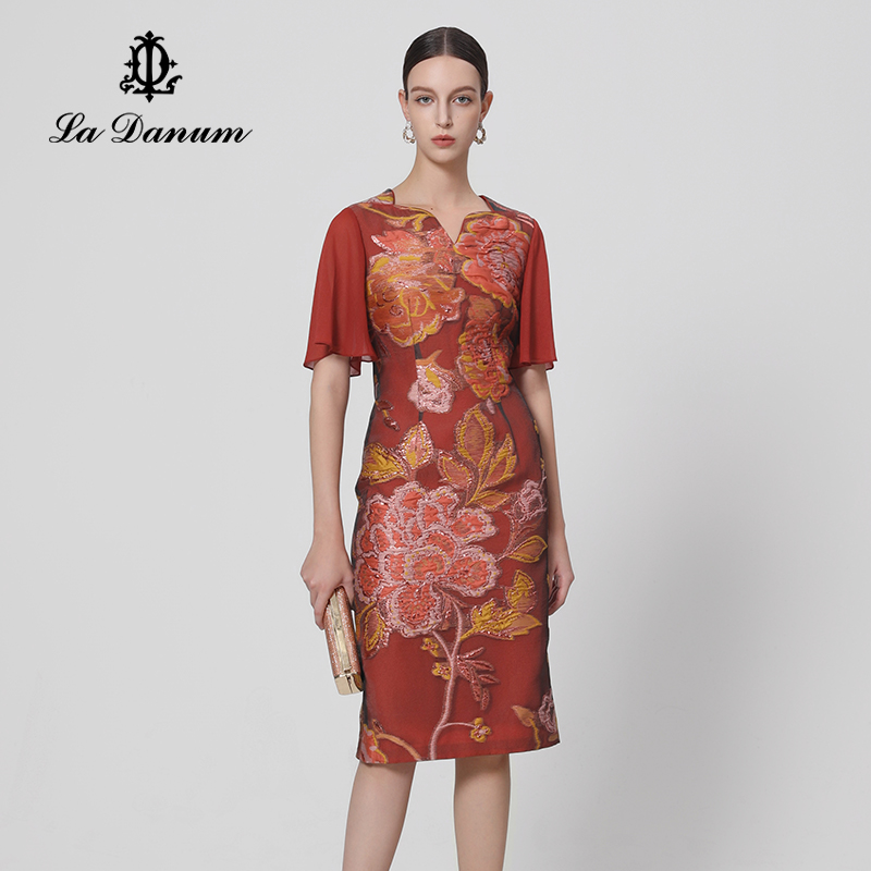 阿丹娜红色闪葱提花修身连衣裙