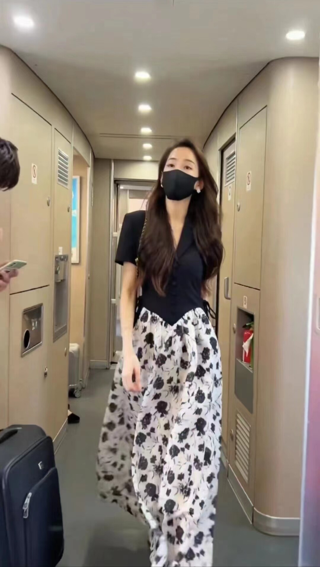 西装拼接中长款连衣裙女装早夏新设计感雪纺水墨画大摆裙显瘦长裙