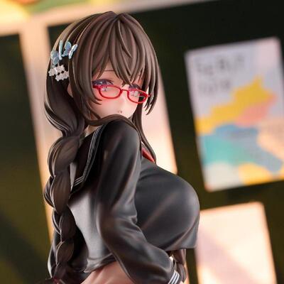 外表朴素但内衣花哨女生1/6手办
