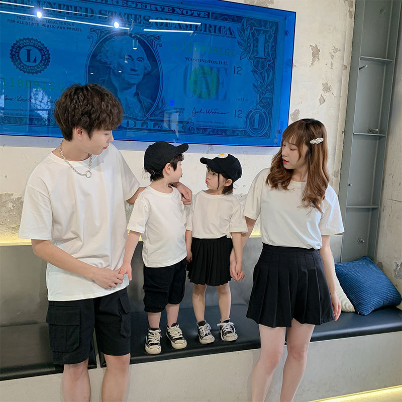 适合拍照的亲子装夏装一家三口全家装旅游海边母女子装白T恤短袖