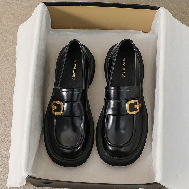 单鞋英伦风软底搭扣大码女鞋