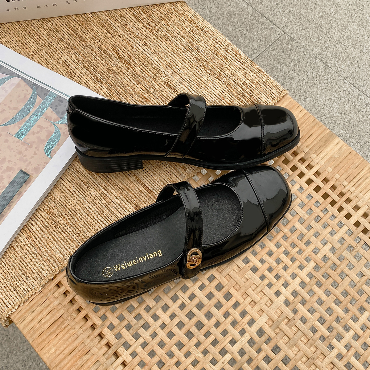 小香风玛丽珍鞋女春季2024新款复古单鞋浅口小皮鞋大码女鞋41一43