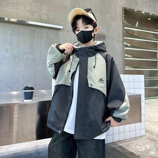 儿童装男童外套春秋款2026新款春季冲锋衣酷帅中大童男孩春装衣服