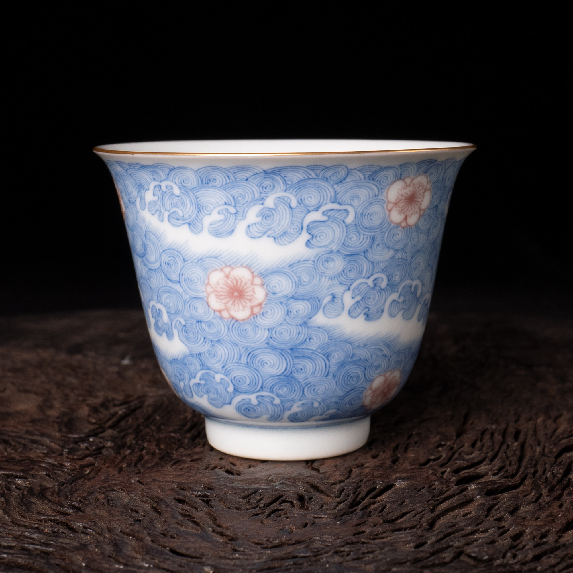 龙圣华苑\景德镇谷雨山房手绘青花釉里红浪里桃花描金仰钟杯茶杯