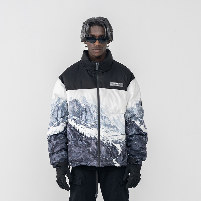 尼龙拼接刺绣雪山印花羽绒棉服