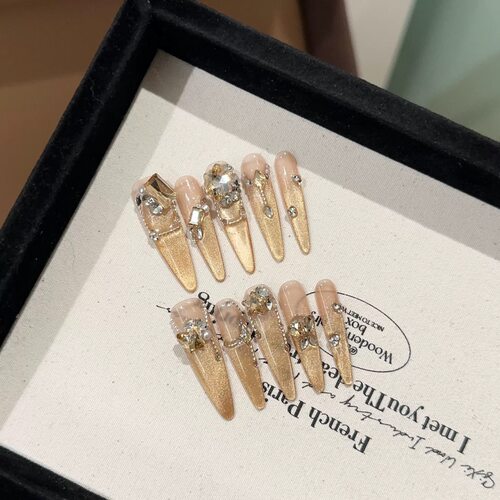 Milky White Heart Rhinestone Handmade Press On Nails