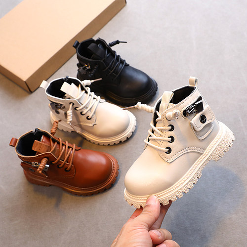 春秋季女宝宝单鞋学步1-3-5岁儿童马丁靴男童单靴软底防滑鞋子潮2