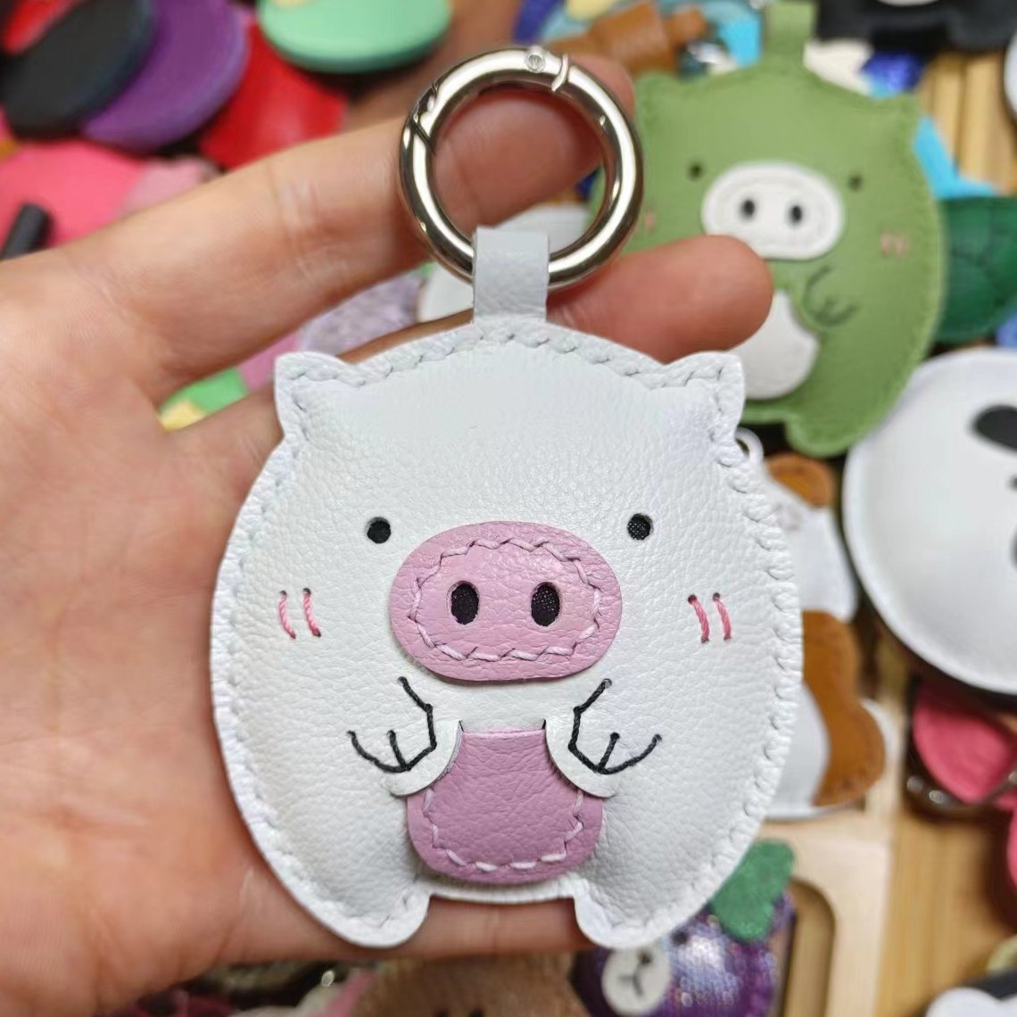 头层牛皮包包挂件小猪钥匙挂真皮纯手工制作