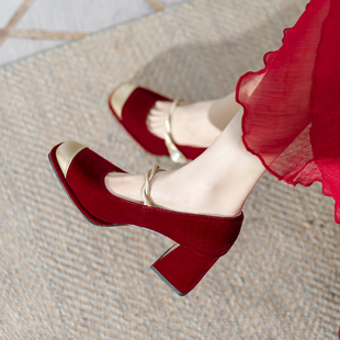 法式单鞋女粗跟2025秋季新款红色秀禾婚鞋新娘鞋丝绒玛丽珍高跟鞋