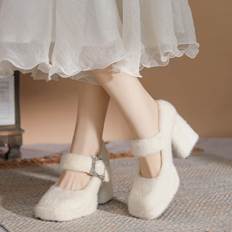 白色毛毛鞋女冬加绒2025新款小个子玛丽珍高跟鞋方头水钻单鞋粗跟