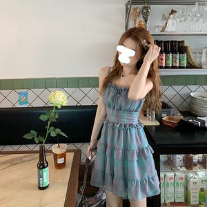 茶歇法式气质吊带连衣裙