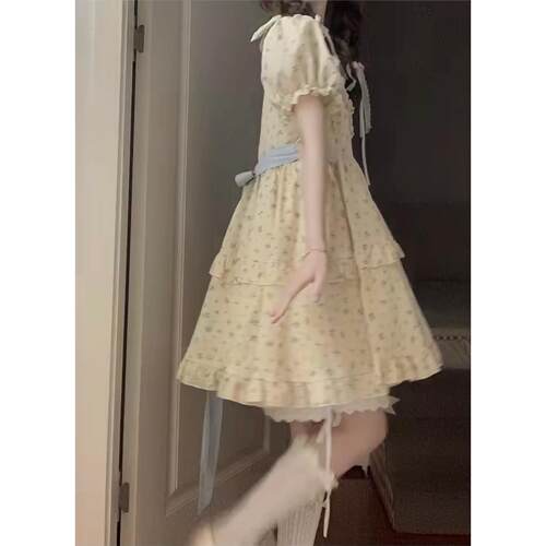 甜美娃娃领碎花洋装子女