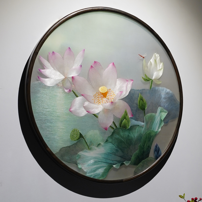 新中式手工刺绣挂画玄关书房客厅沙发墙圆形苏绣荷花成品装饰挂画图片