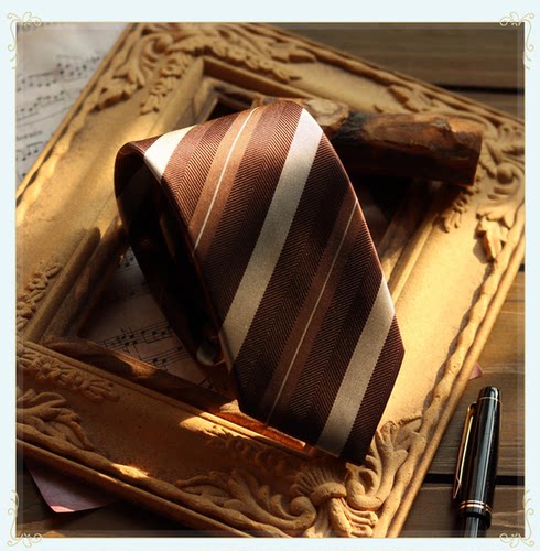 潘特维拉小崎棕色领带校供