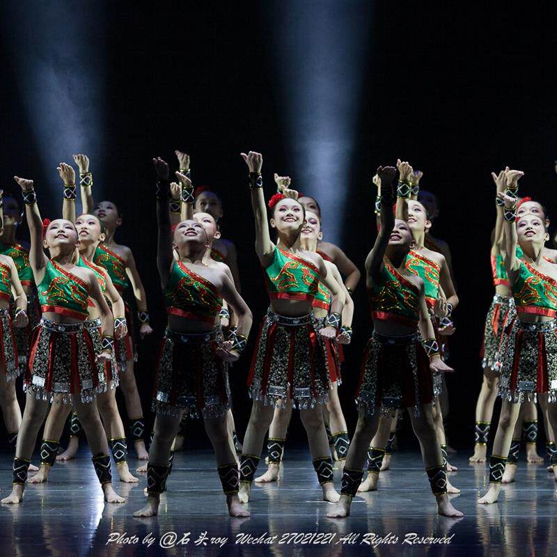 小荷风采走在山水间舞蹈演出服佤族少数民族表演服广西壮族女童