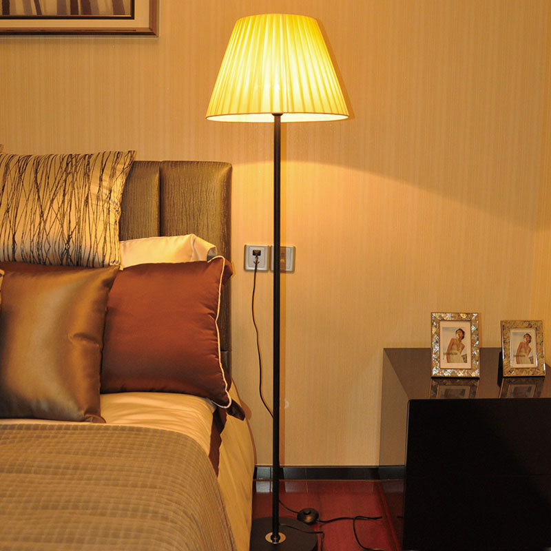 喂奶支持天猫语音调色控制落地灯