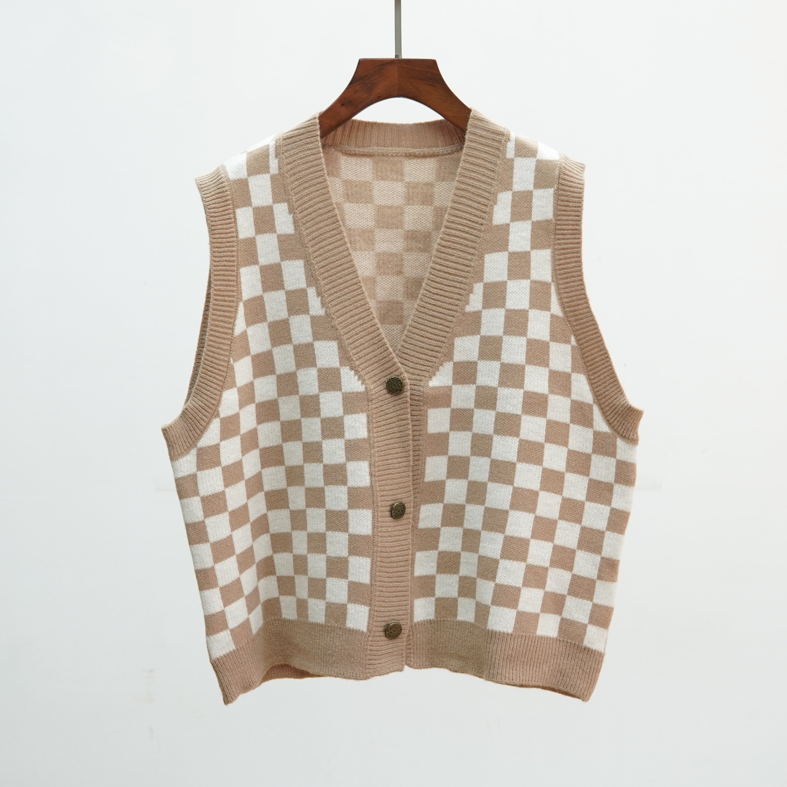 380 2025新款秋冬V领棋盘格宽松大码针织马甲背心女叠穿坎肩开衫