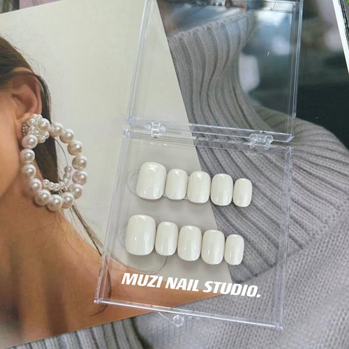 显白穿戴甲muzi穿戴甲