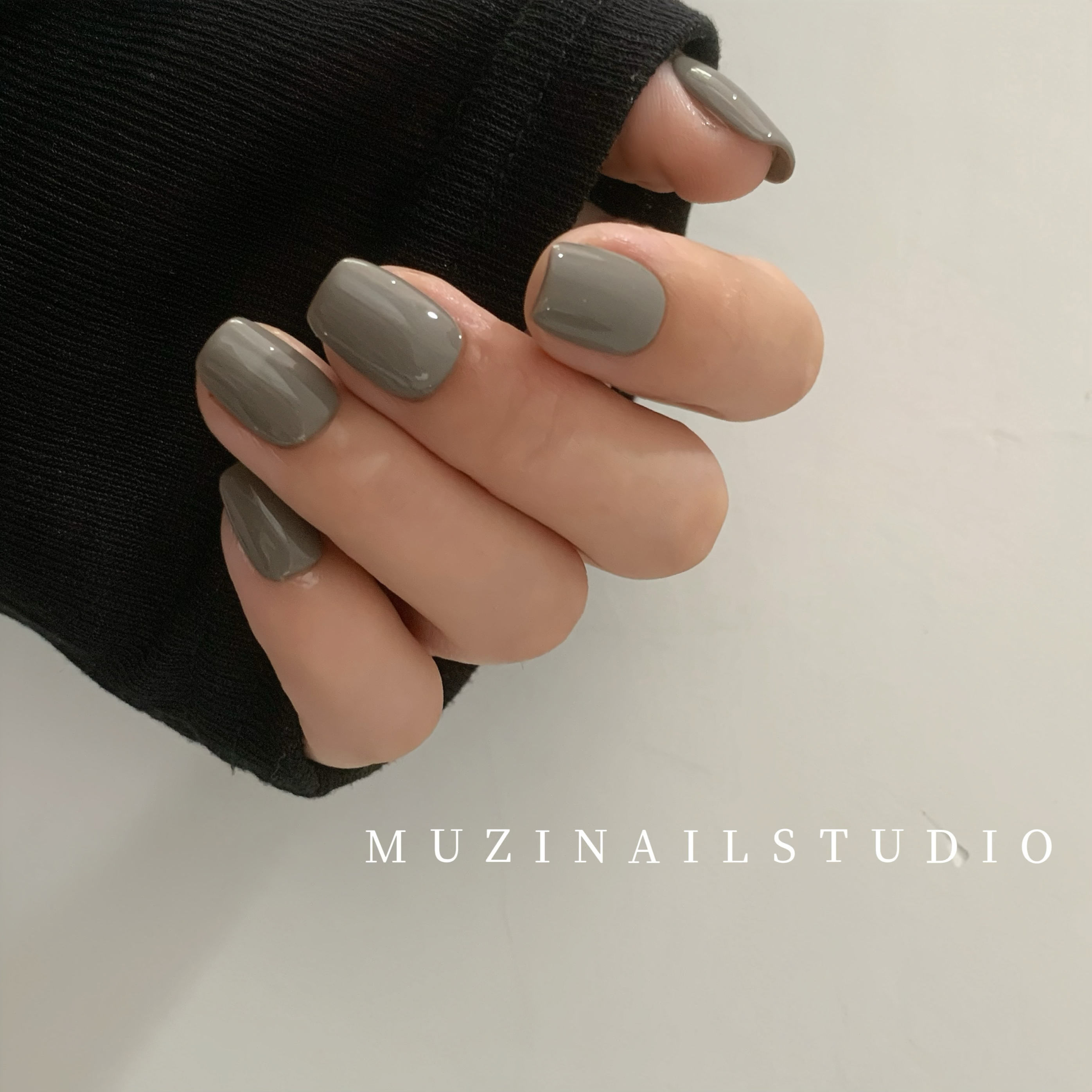 【MUZI穿戴甲】秋冬新款高级感气质灰色纯色显白短款美甲成品