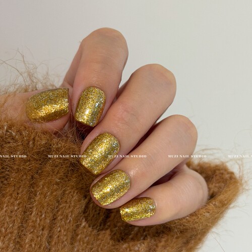 MUZINAIL·【黄金宝藏】纯手工定制美甲海莉月光粉美甲爆闪轻奢