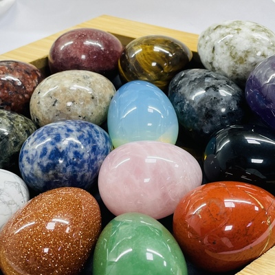 天然石虎眼石鸡蛋手把件原石摆件