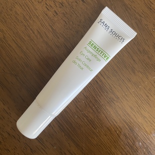 味有有一点不好 膏体好水润轻薄 茜素斯芦荟保湿舒缓眼霜15ml 尖