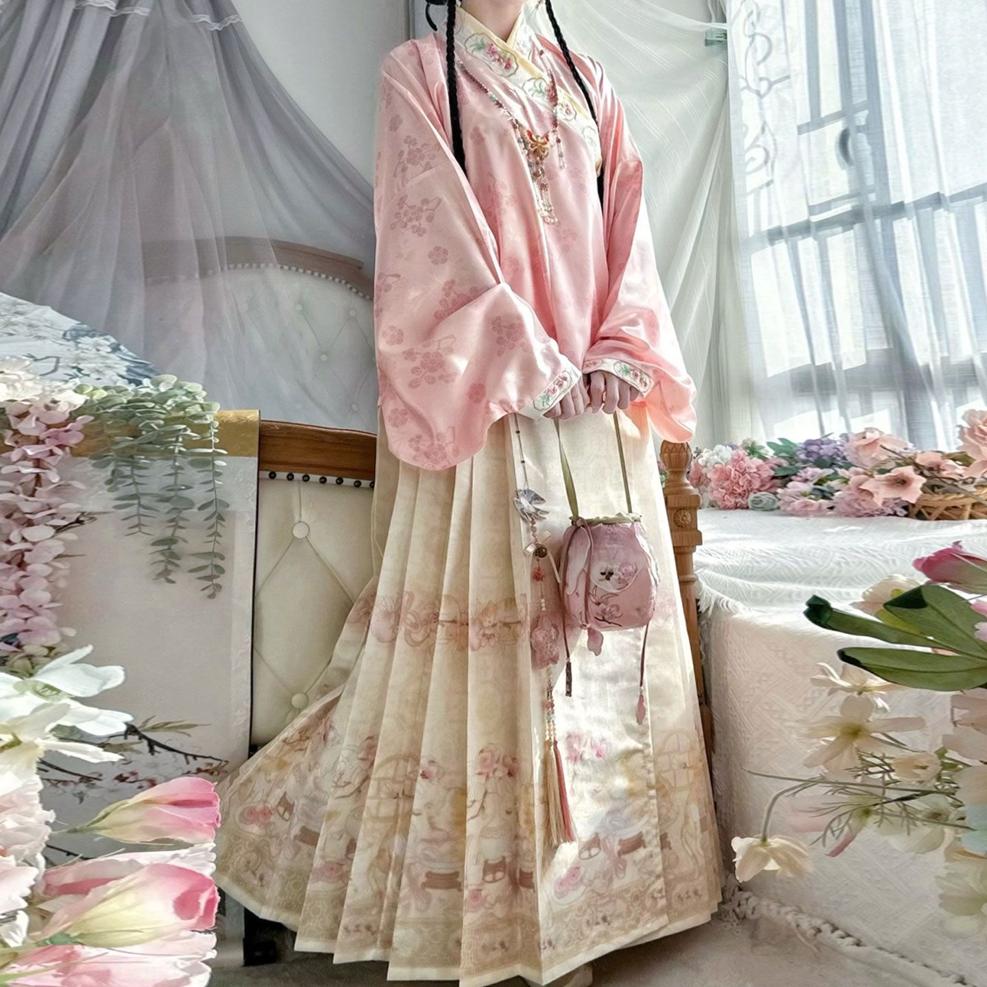 原创明制汉服琵琶袖古装图片