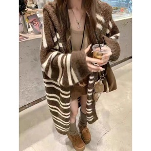 韩系慵懒复古条纹连帽针织开衫女秋冬宽松软糯长款毛衣外套