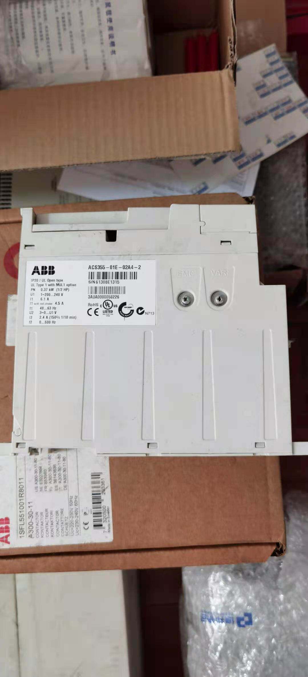 acs355-01e-02a4-2拆机9新现货abb变频器acs355系列0.37kw 220v