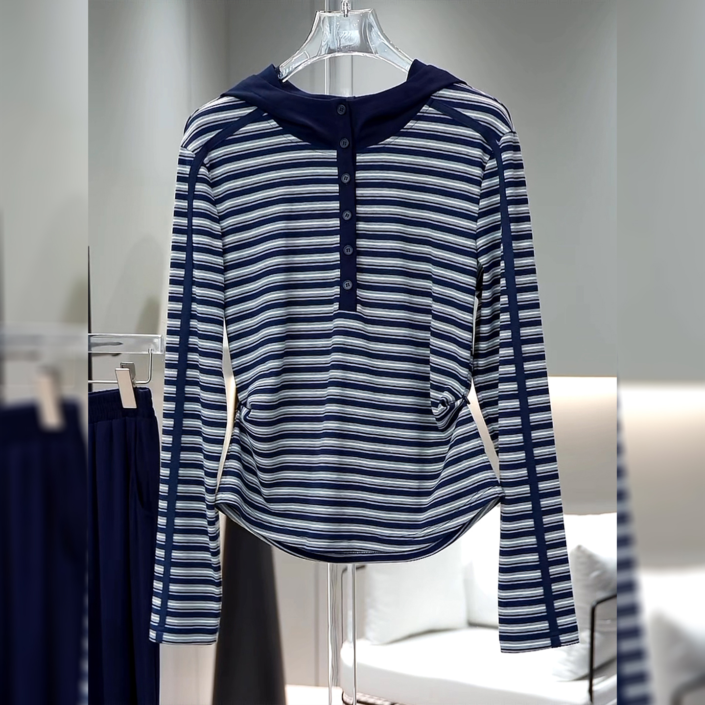 【赠送运费险】韩系连帽长袖T恤