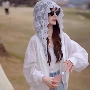 蕾丝拼接白色连帽防晒衣女2026新款超火减龄休闲开春轻薄短款外套