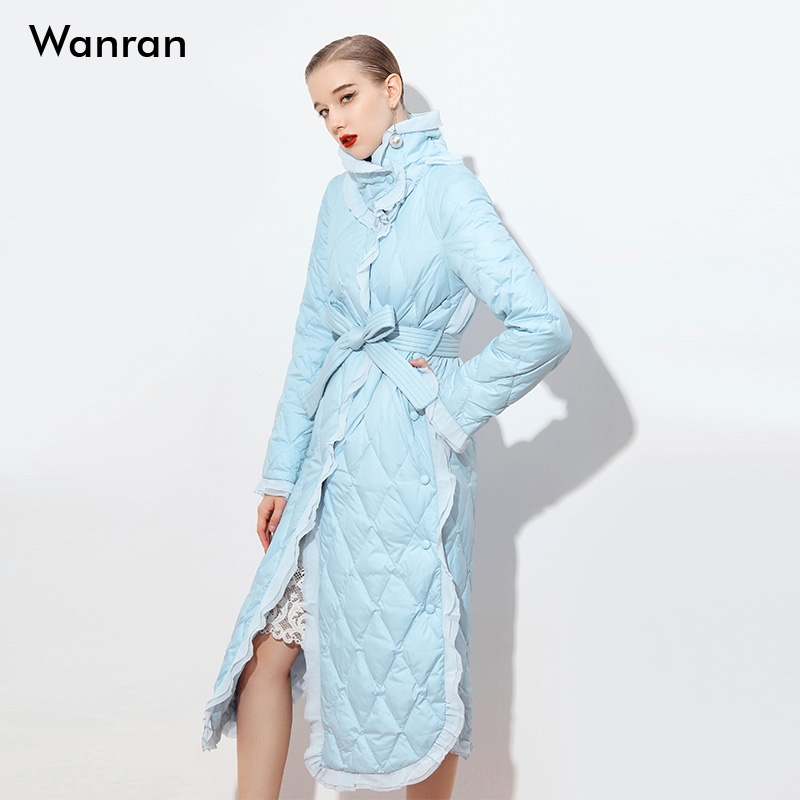 2025冬装新款优雅名媛范淡水蓝羽绒大衣系带长款荷叶羽绒服外套女