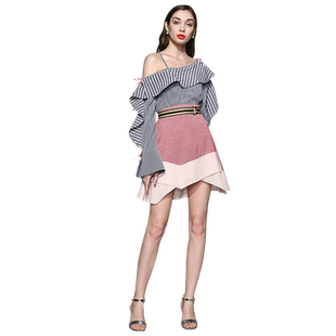 莞然两件套裙2026春装新款衬衣露肩格子喇叭袖上衣不对称半身裙