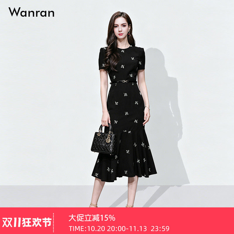 2026夏季新款淑女气质圆领短袖小黑裙收腰显瘦荷叶边绣花连衣裙女