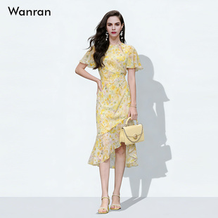 2026夏季新款度假风精致印花收腰显瘦开叉鱼尾摆灵动雪纺连衣裙