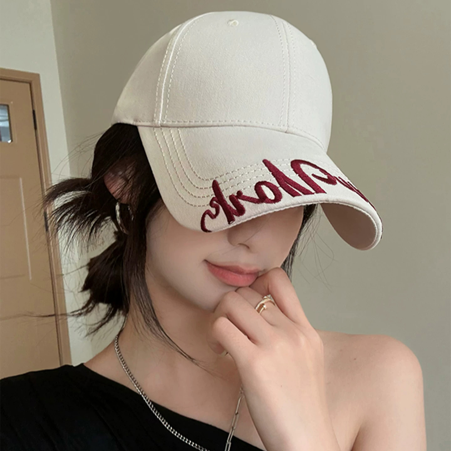 韩版字母刺绣宽檐遮阳棒球帽女