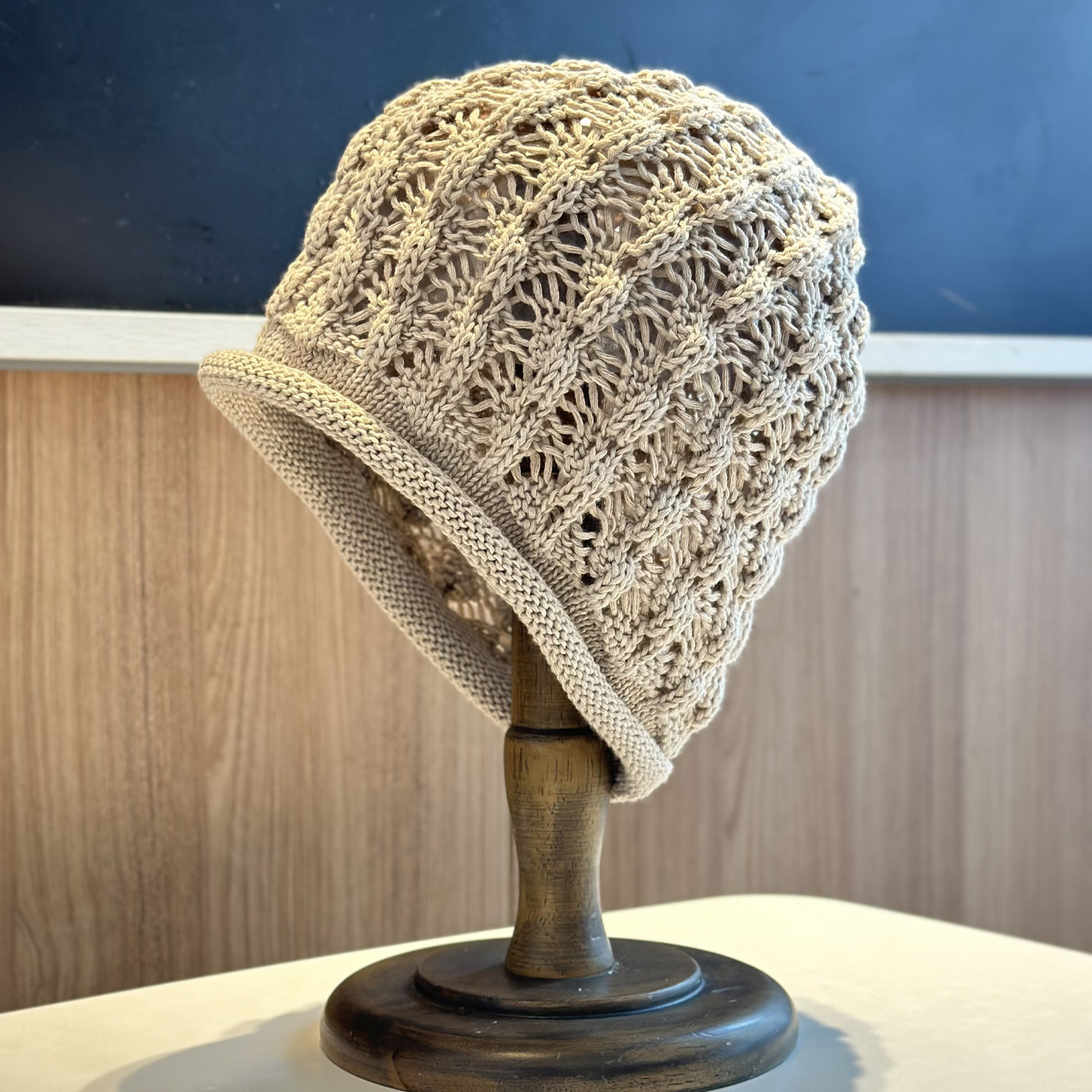 2025年新款镂空针织帽子女春秋季出游薄款透气显脸小纯色堆堆帽