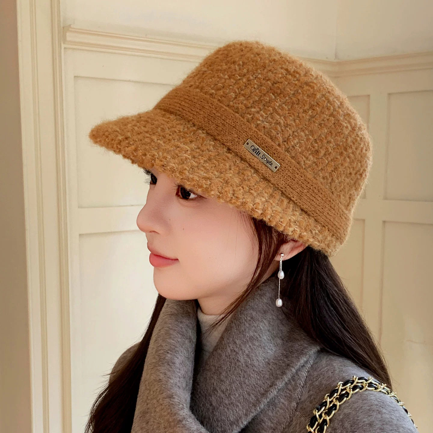 秋冬保暖显脸小毛绒短檐鸭舌帽女