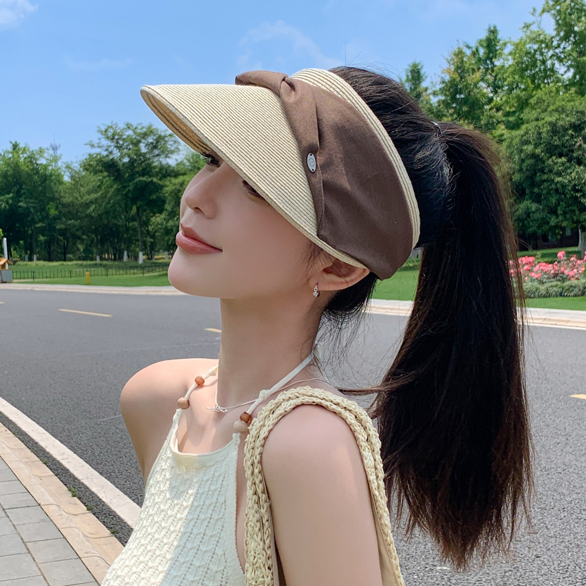 2025新款草编空顶帽子女夏季