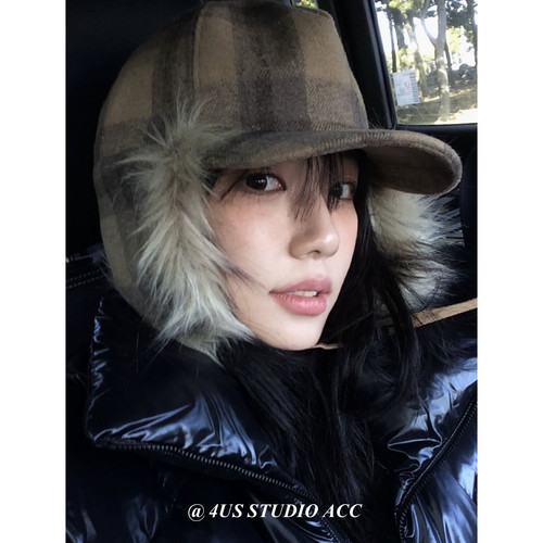 宁艺卓同款格纹加厚毛绒雷锋帽