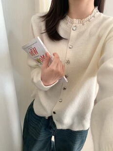 韩货重工钉钻针织开衫女2025冬季新款蕾丝边拼接圆领百搭毛衣外套