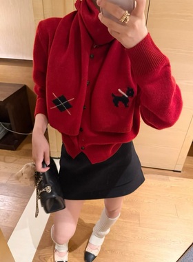 韩货2025冬季圣诞红小狗提花羊毛针织开衫宽松圆领配围巾毛衣外套