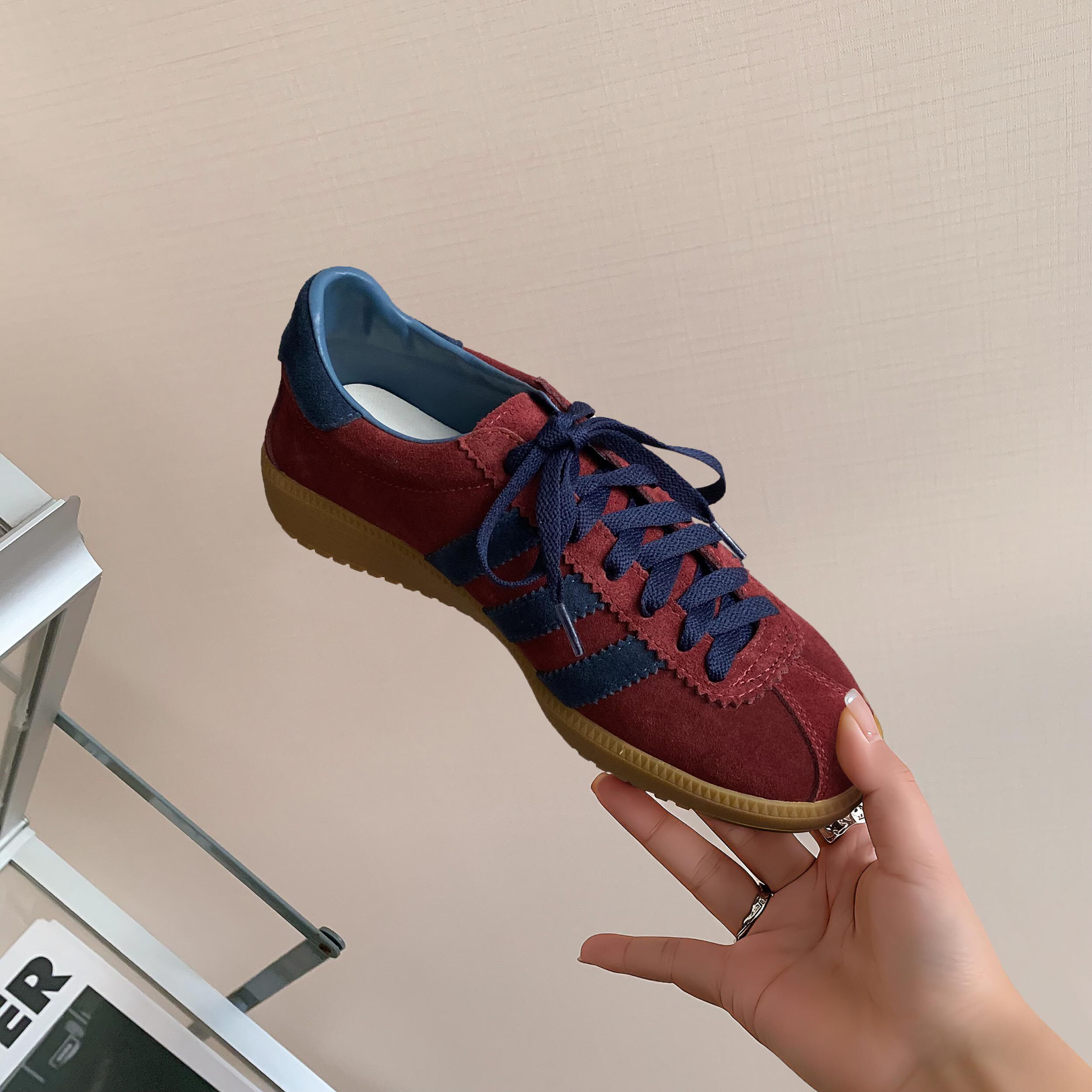 TOMBOR新三条杠复古反绒真皮德训鞋女新款厚底阿甘鞋运动休闲板鞋