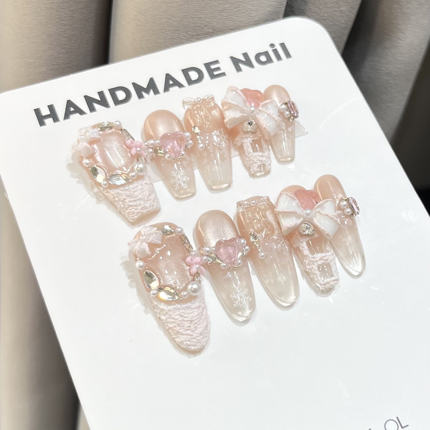 【冬日甜梦】手工穿戴甲糖霜蝴蝶结圣诞氛围感猫眼穿戴甲美甲贴