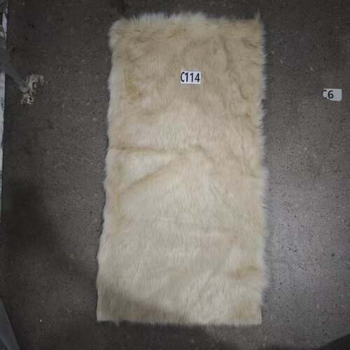 c114（尺寸60*120厘米）家用米色仿北极狐毛床边飘窗垫