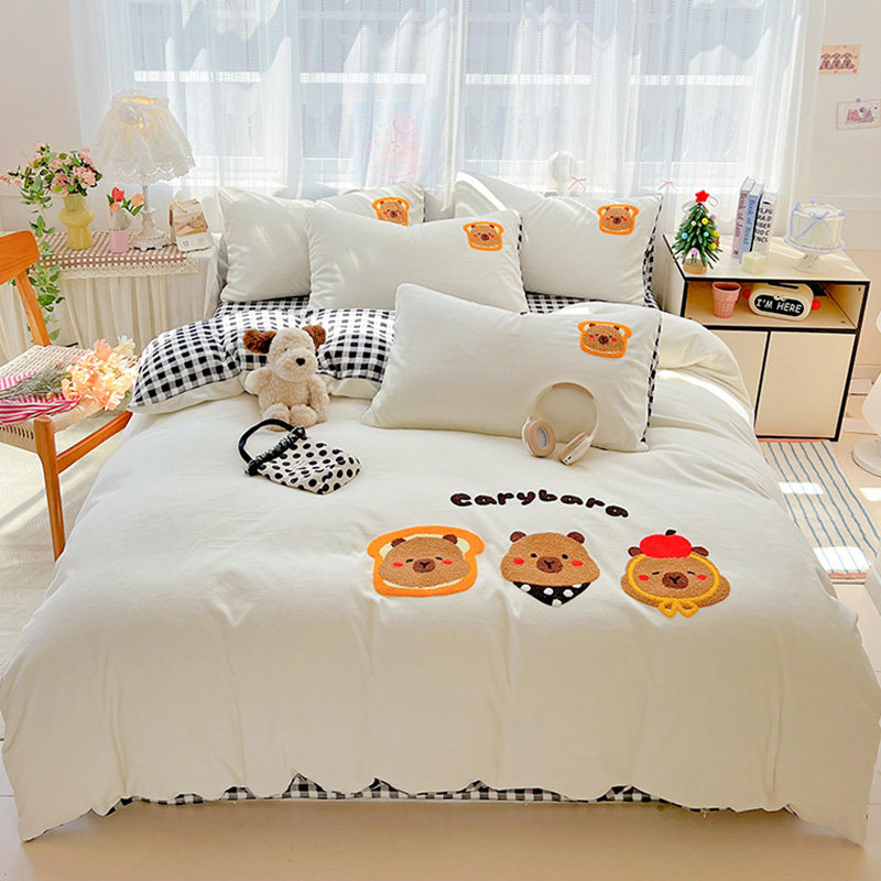 卡皮巴拉牛奶绒四件套可爱冬季珊瑚绒被套儿童男孩卡通床上三件套