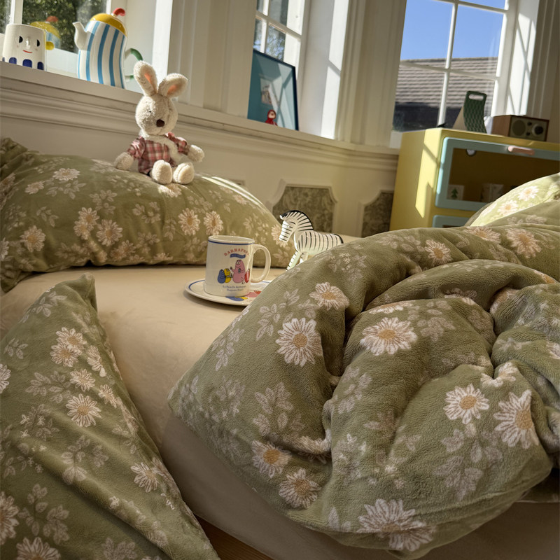 全消光牛奶绒绿色小雏菊四件套