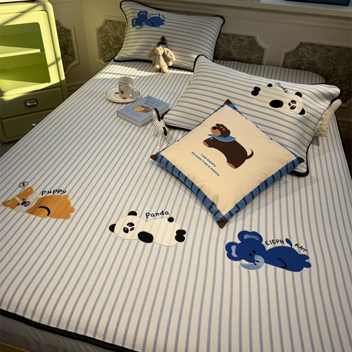 可爱刺绣趴趴熊冰丝夏凉席