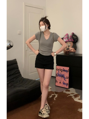 软糯V领设计感纯欲风辣妹短袖